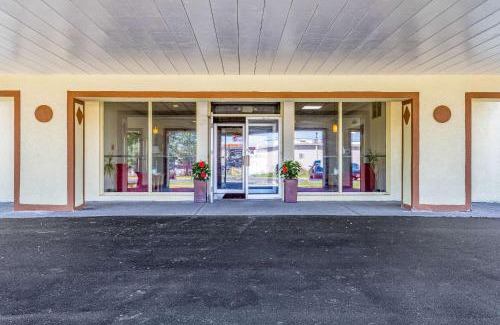 Dunkirk Hotel | Americas Best Value Inn Fredonia NY