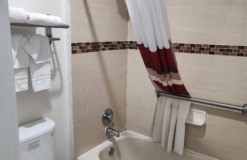 Forest Hotel | Americas Best Value Inn Forest