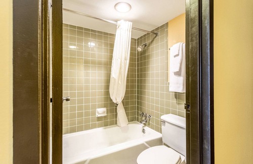 Dunkirk Hotel | Americas Best Value Inn Fredonia NY