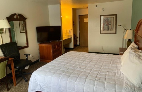 Gaylord Hotel | Americas Best Value Inn - Gaylord