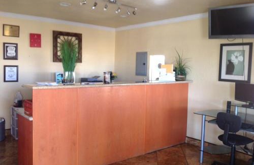 Hanford Hotel | Americas Best Value Inn Hanford