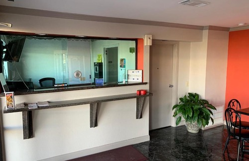 Southeast Houston Hotel | Americas Best Value Inn Hobby Airport
