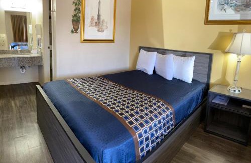 Junction Hotel | Americas Best Value Inn - Legend's Inn