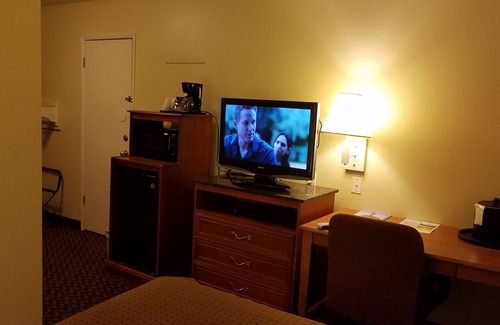 Highlands Hotel | Americas Best Value Inn Lincoln Airport