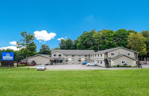 Harvey Hotel | Americas Best Value Inn Marquette