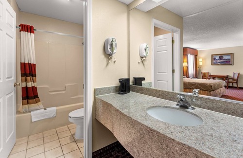 Montezuma Hotel | Americas Best Value Inn Montezuma