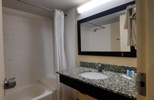 Moline Hotel | Americas Best Value Inn Moline