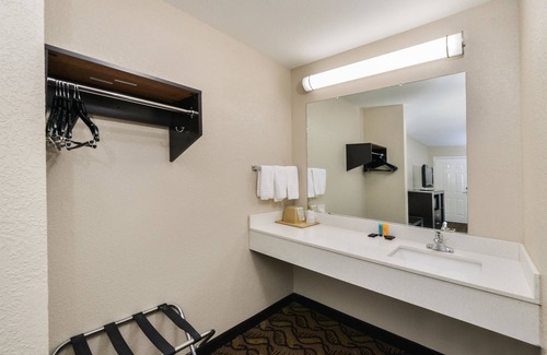 Pasadena Hotel | Americas Best Value Inn Pasadena Houston