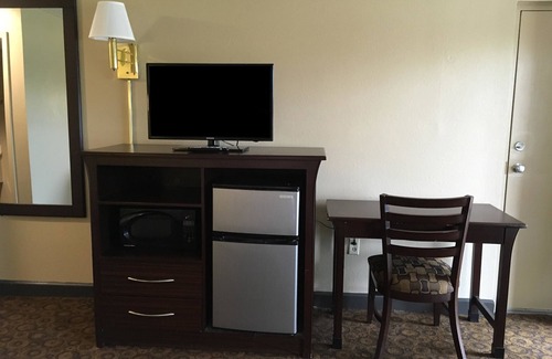 Greenwood Hotel | Americas Best Value Inn & Suites Greenwood