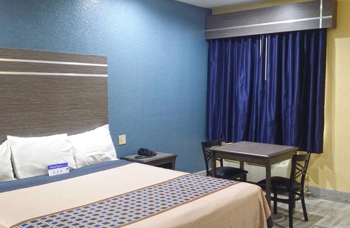 Northside Hotel | Americas Best Value Inn & Suites Houston NE
