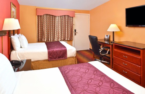 Smithtown Hotel | Americas Best Value Inn Smithtown Long Island