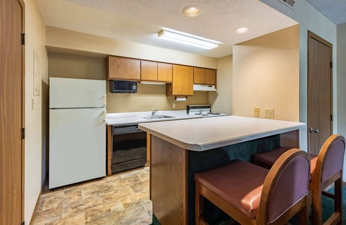 St. Marys Hotel | Americas Best Value Inn & Suites St. Marys