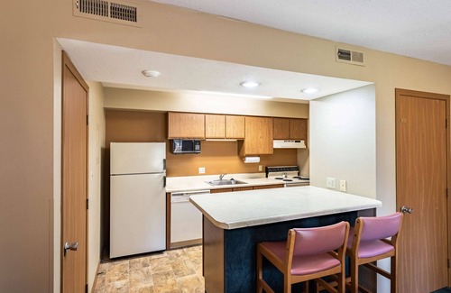 St. Marys Hotel | Americas Best Value Inn & Suites St. Marys