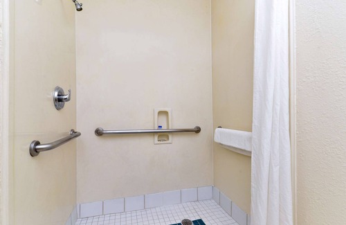 US 290 Hotel | Americas Best Value Inn & Suites Houston Brookhollow NW