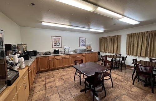 Ada Hotel | Americas Best Value Inn & Suites Ada