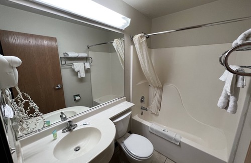 Ada Hotel | Americas Best Value Inn & Suites Ada