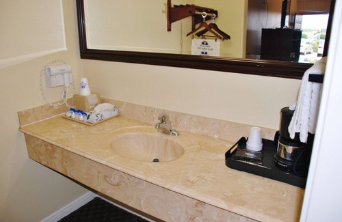 Hempstead Hotel | Americas Best Value Inn & Suites Hempstead Prairie View