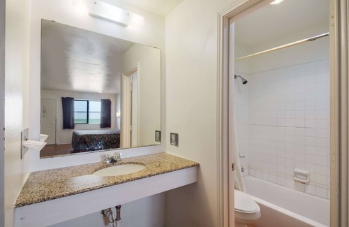 Lockhart Hotel | Americas Best Value Inn Lockhart