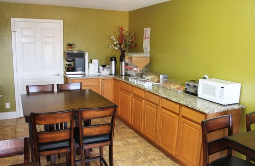 San Antonio Hotel | Americas Best Value Inn AT&T Center