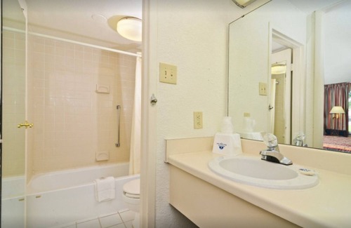Wilson Apartment | Americas Best Value Inn Wilson - UNIT 5 (ONE BEDROOM) GROUND FLOOR