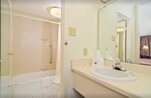 Wilson Apartment | Americas Best Value Inn Wilson UNIT 11 2 BEDS GROUND FLOOR