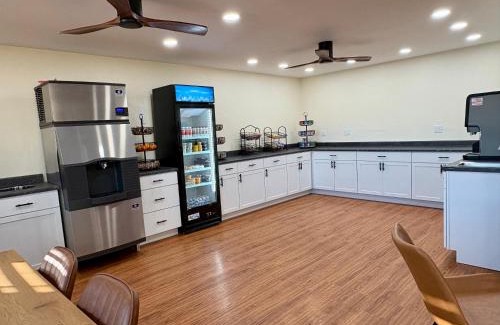 Pinnacles Entrance Badlands Hotel | Americas Best Value Inn Wall