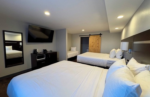Pinnacles Entrance Badlands Hotel | Americas Best Value Inn Wall
