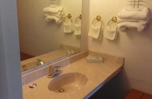 Wendover Hotel | Americas Best Value Inn Wendover