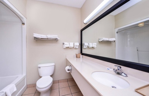 Wiggins Hotel | Americas Best Value Inn Wiggins