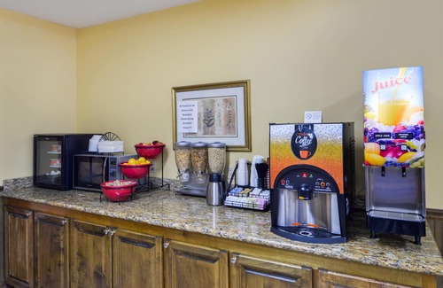 Wiggins Hotel | Americas Best Value Inn Wiggins