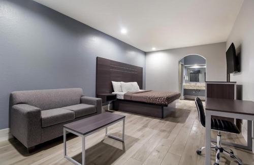 Greater Greenspoint Hotel | Americas Best Value Platinum Inn & Suites