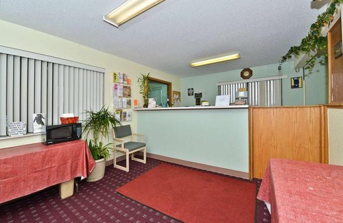 Champaign Hotel | Americas Best Value Inn Champaign
