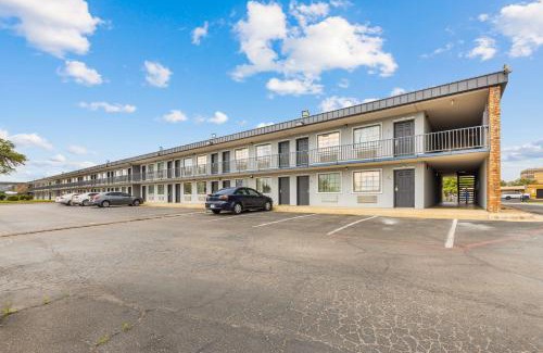 Hurst Hotel | Americas Best Value Inn Fort Worth/Hurst