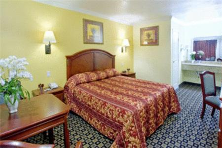 Carousel Hotel | Americas Best Value Inn San Bernardino