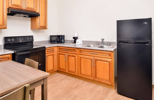 Humble Hotel | Americas Inn and Suites IAH North