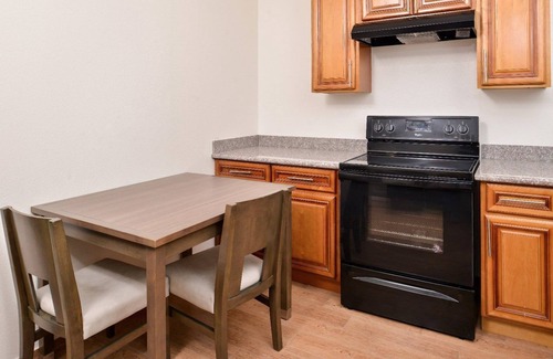 Humble Hotel | Americas Inn and Suites IAH North