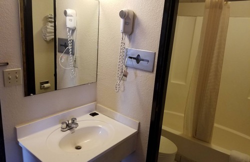 Leavenworth Hotel | Americas Stay Inn