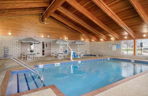 Anamosa Hotel | AmericInn by Wyndham Anamosa