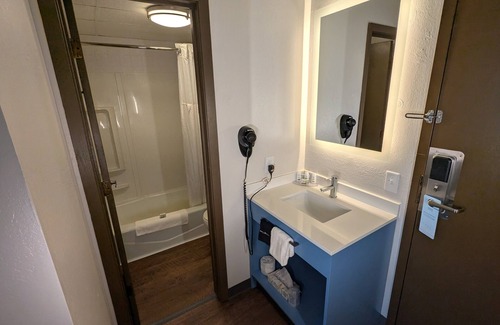 Brainerd Hotel | AmericInn by Wyndham Baxter Brainerd