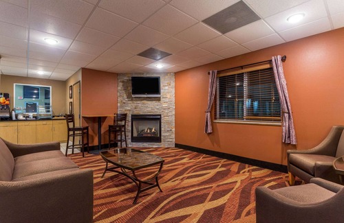 Boscobel Hotel | AmericInn by Wyndham Boscobel