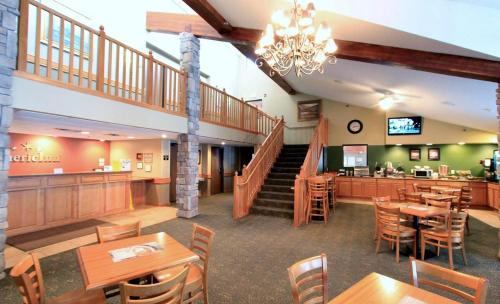 Cedar Rapids - Iowa City Hotel | AmericInn by Wyndham Cedar Rapids Airport