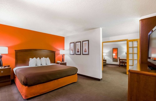 Chamberlain Hotel | AmericInn by Wyndham Chamberlain - Conference Center