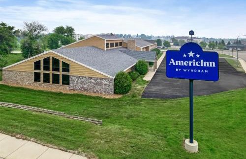 Dickinson Hotel | AmericInn by Wyndham Dickinson