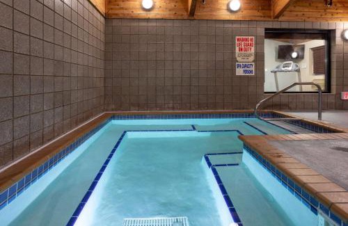 Fergus Falls Hotel | AmericInn by Wyndham Fergus Falls Conference Center