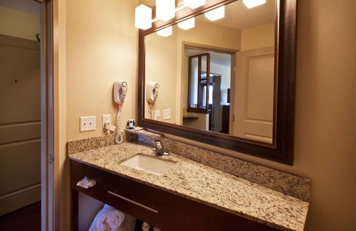 Fairfield Hotel | AmericInn by Wyndham Fairfield