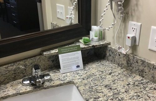 Fairfield Hotel | AmericInn by Wyndham Fairfield