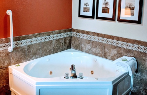Grand Forks Hotel | AmericInn by Wyndham Grand Forks