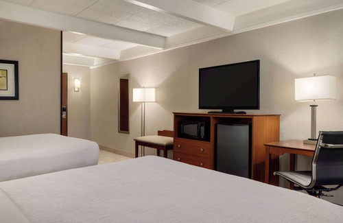 Forest Hills Hotel | AmericInn by Wyndham Grand Rapids Airport North