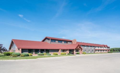 Grafton Hotel | AmericInn by Wyndham Grafton