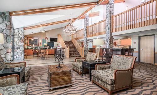 Grafton Hotel | AmericInn by Wyndham Grafton